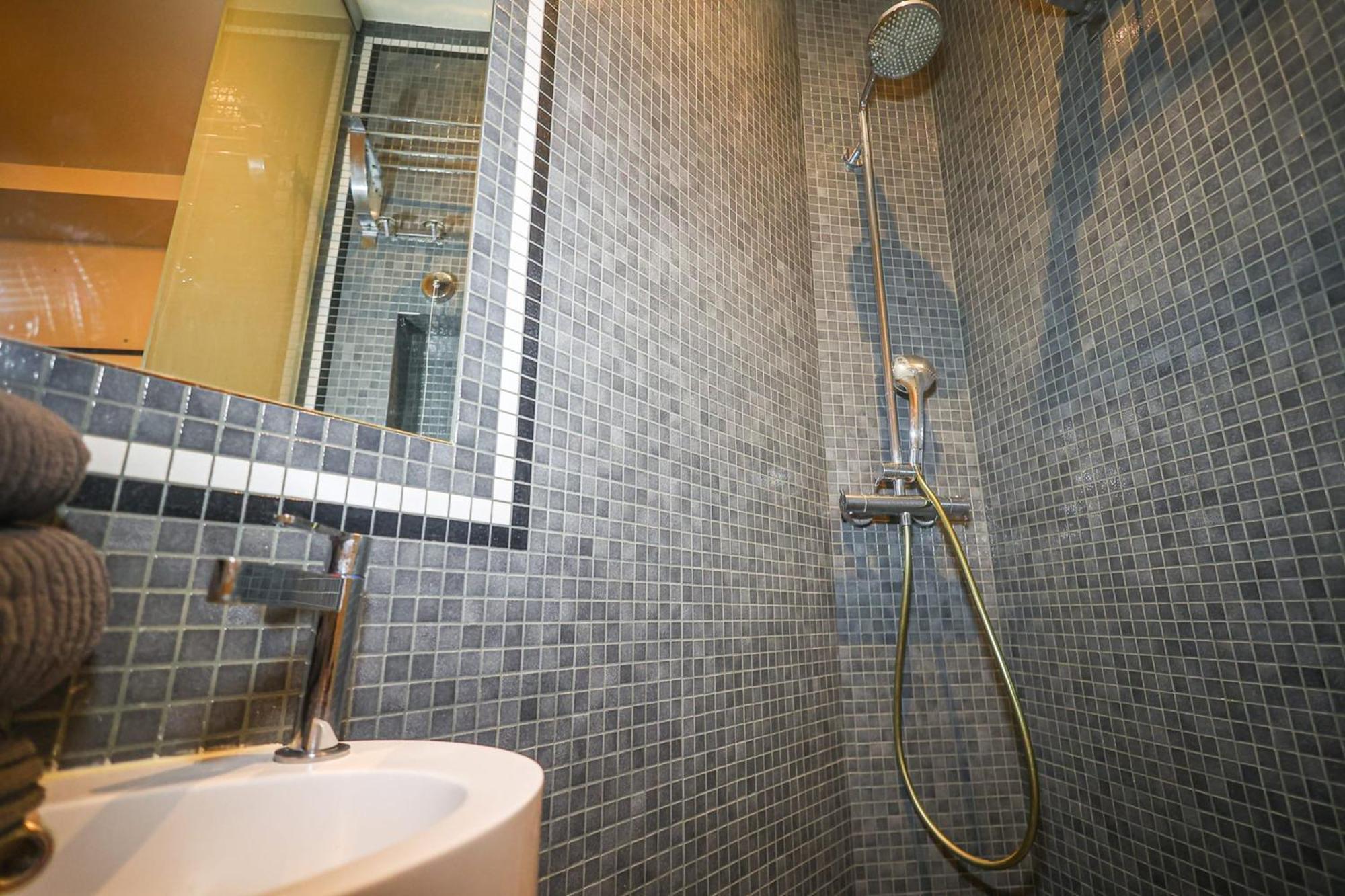Elegant Appartement Climatise De 65 M2 Avec 2 Ch Paris Luaran gambar